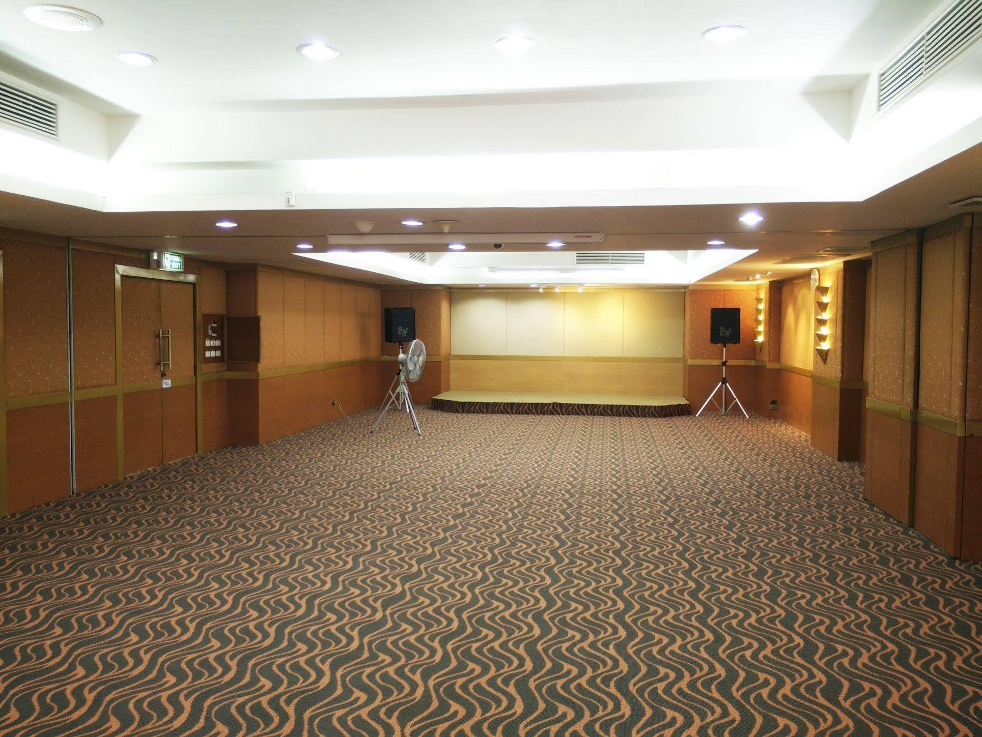 Tai Pan Hotel - Sha Plus Certified Bangkok Dış mekan fotoğraf
