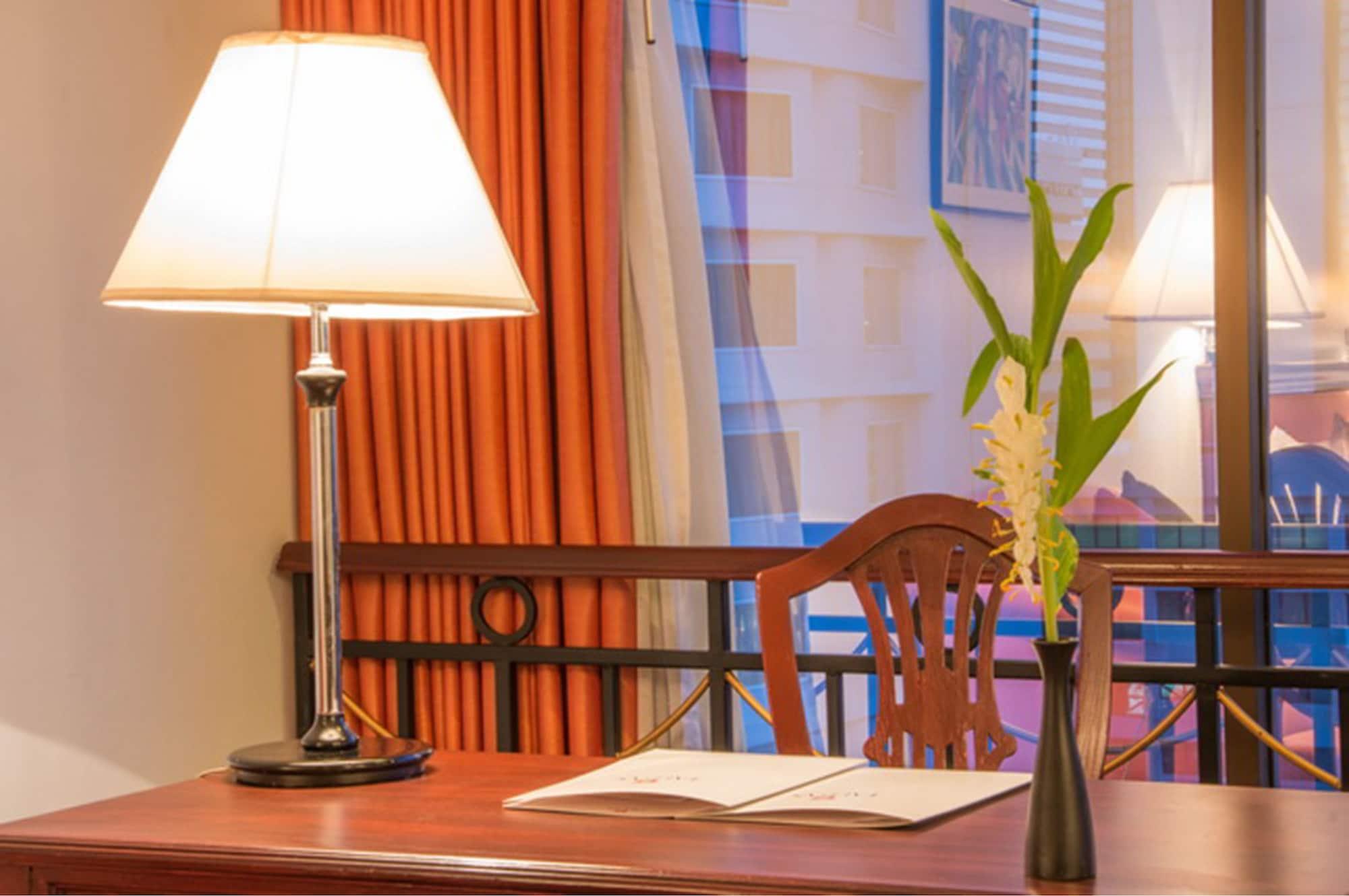 Tai Pan Hotel - Sha Plus Certified Bangkok Dış mekan fotoğraf