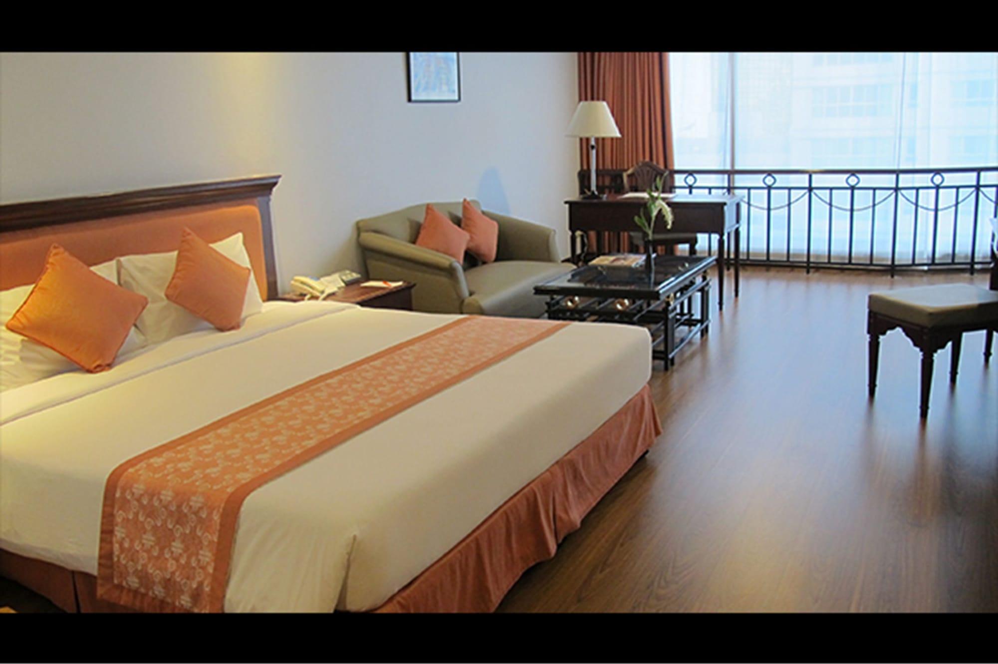 Tai Pan Hotel - Sha Plus Certified Bangkok Dış mekan fotoğraf