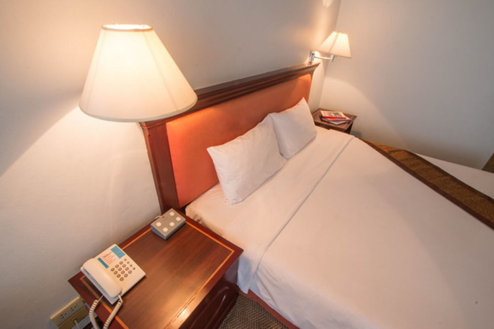 Tai Pan Hotel - Sha Plus Certified Bangkok Dış mekan fotoğraf