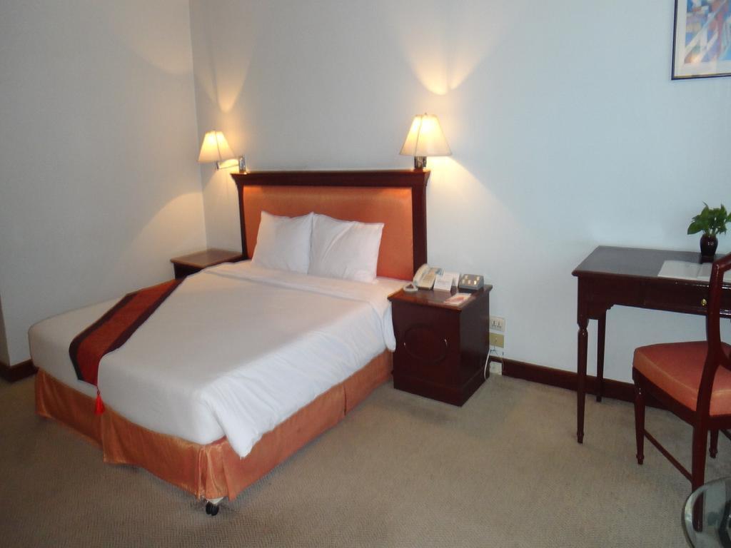 Tai Pan Hotel - Sha Plus Certified Bangkok Dış mekan fotoğraf
